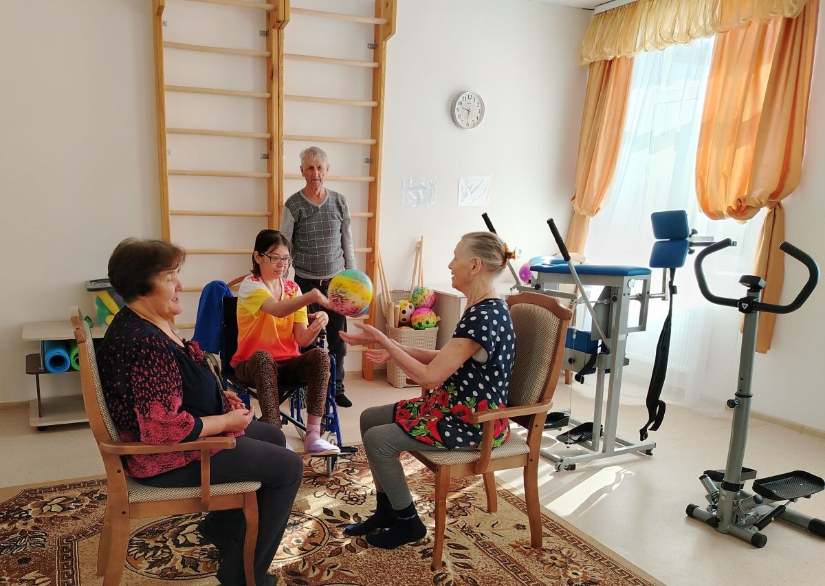 Занятие в кабинете ЛФК